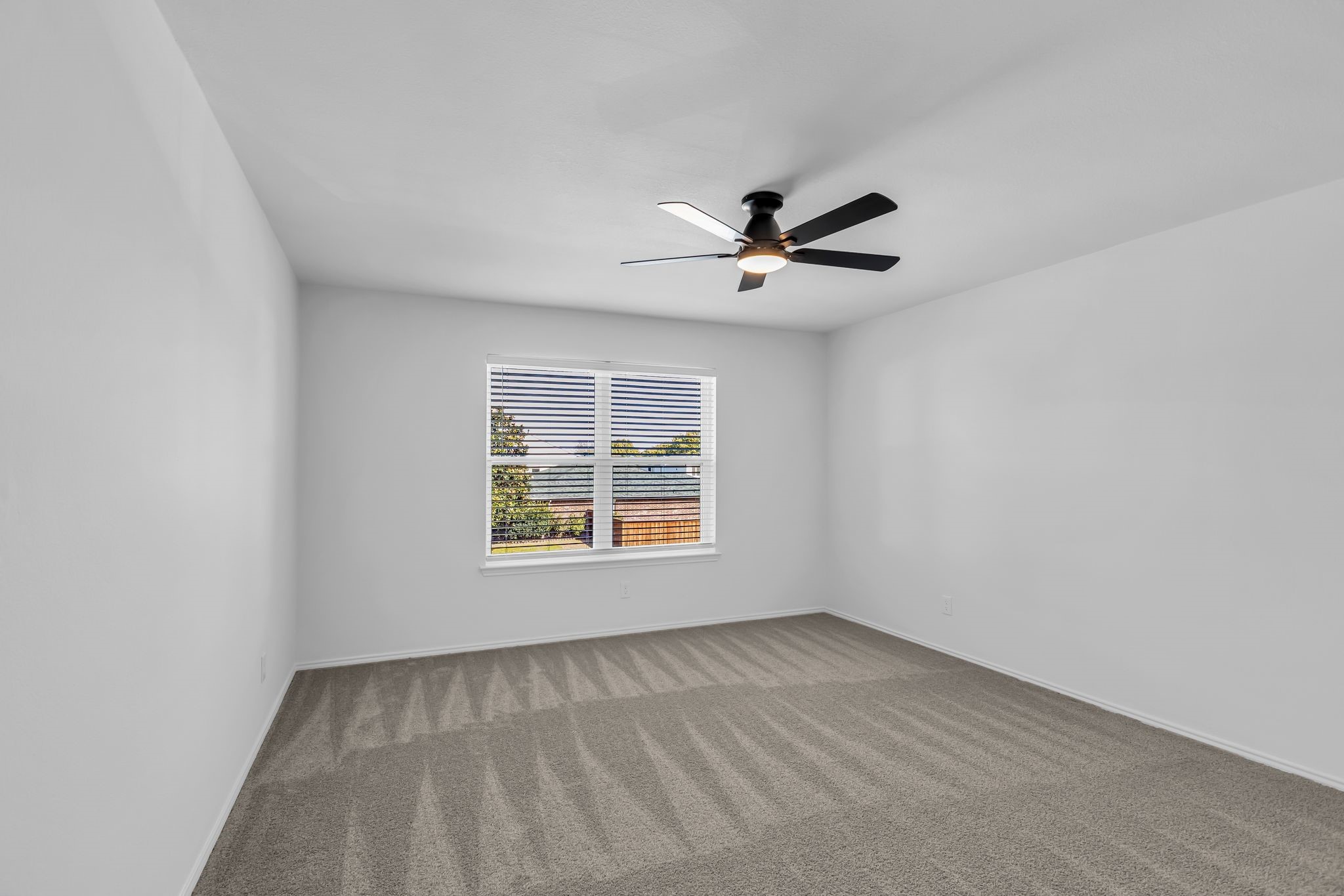 906 Thistle Circle