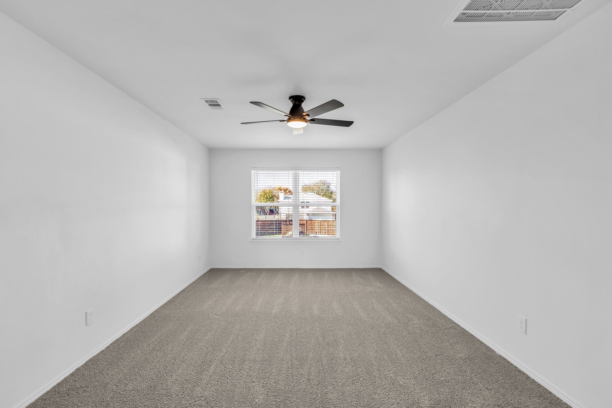 906 Thistle Circle