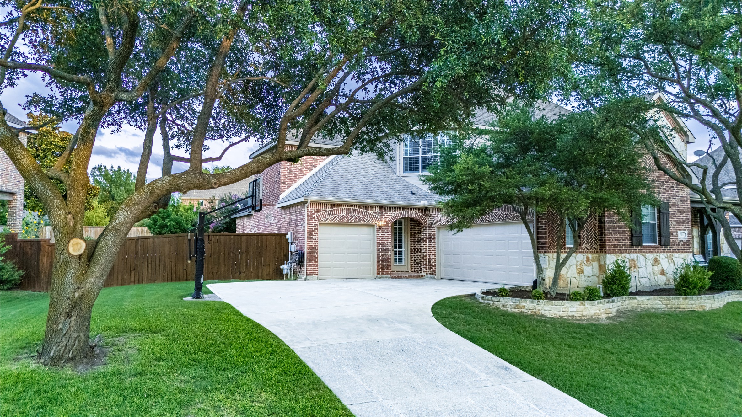 901 Woodcliff Drive