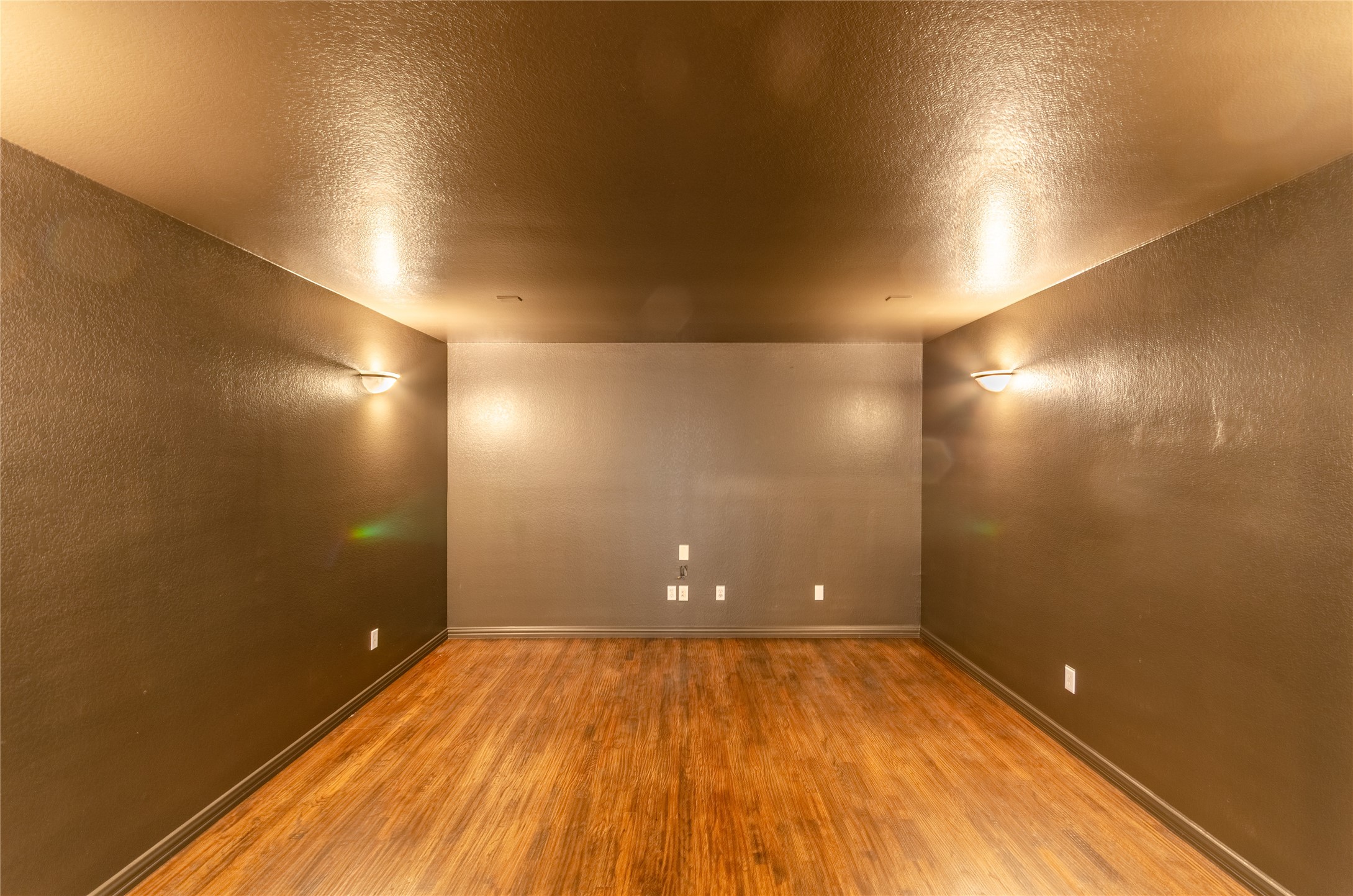 901 Woodcliff Drive