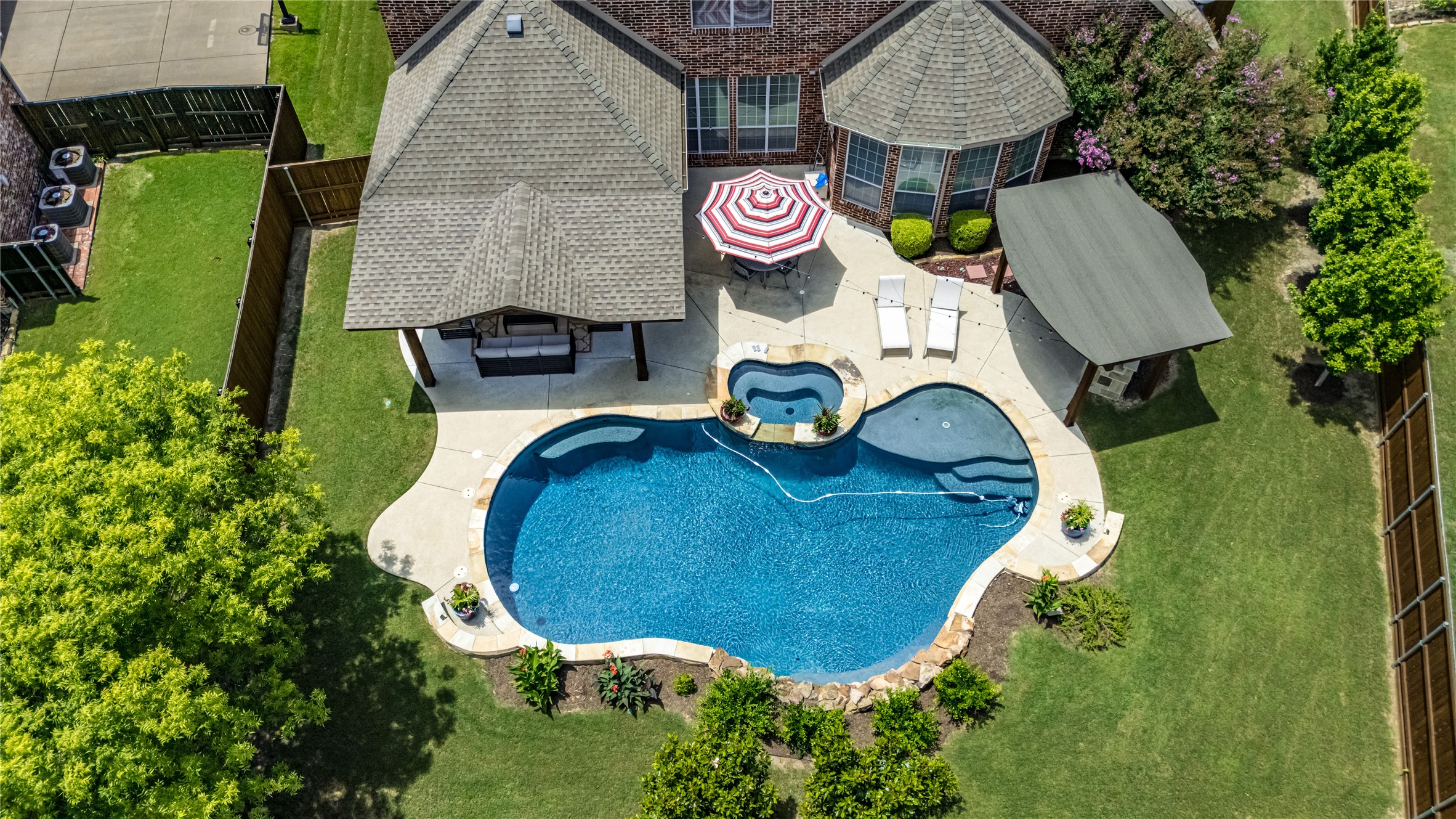 901 Woodcliff Drive