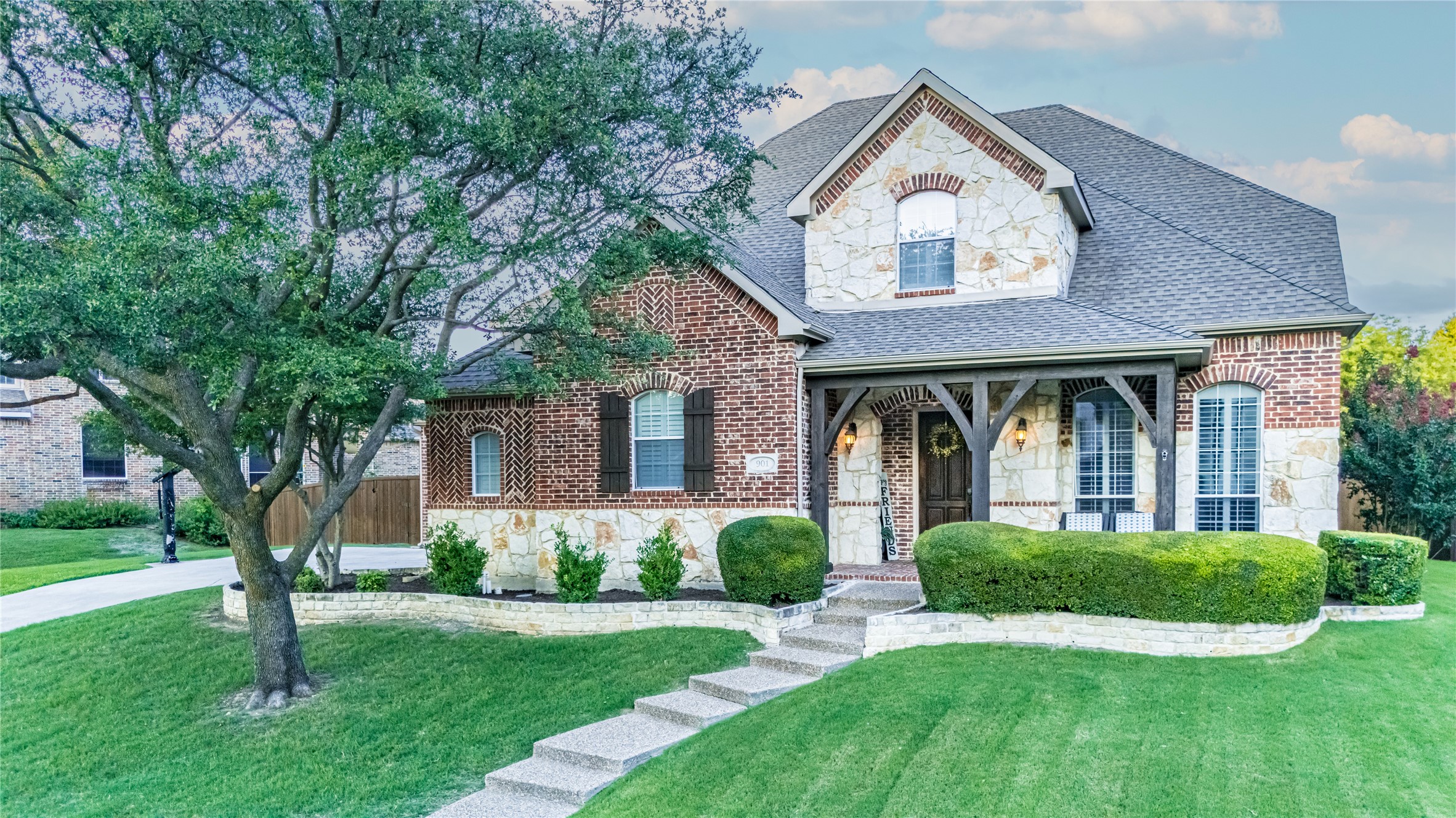 901 Woodcliff Drive