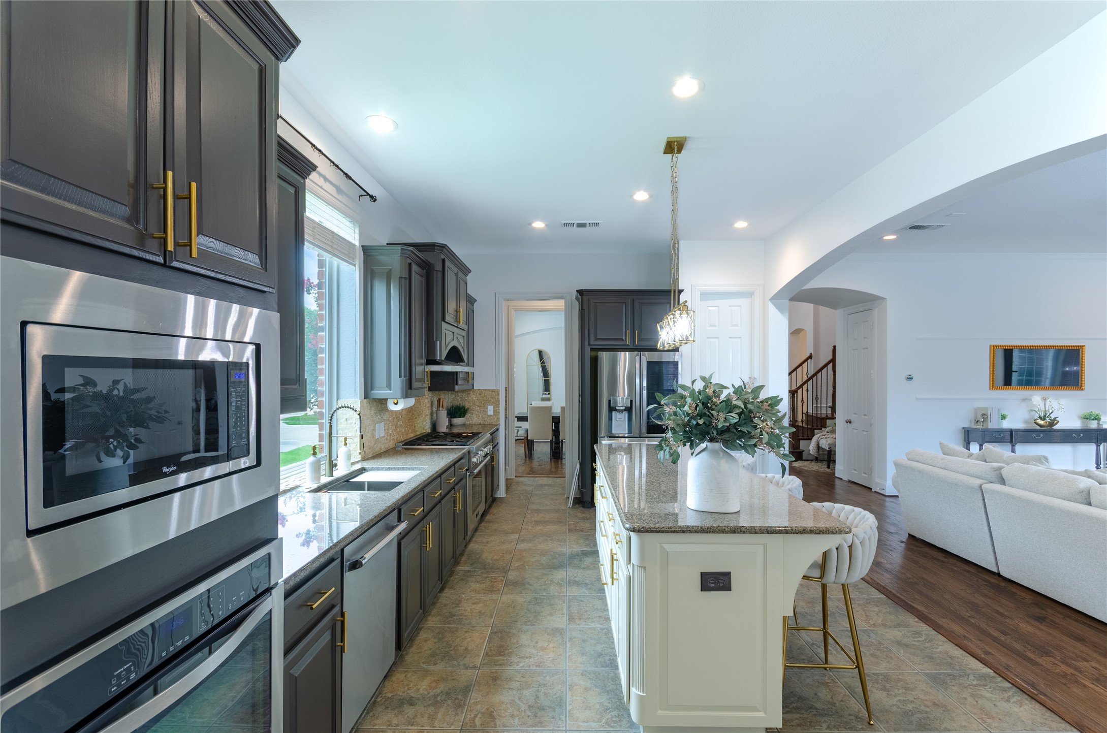 901 Woodcliff Drive