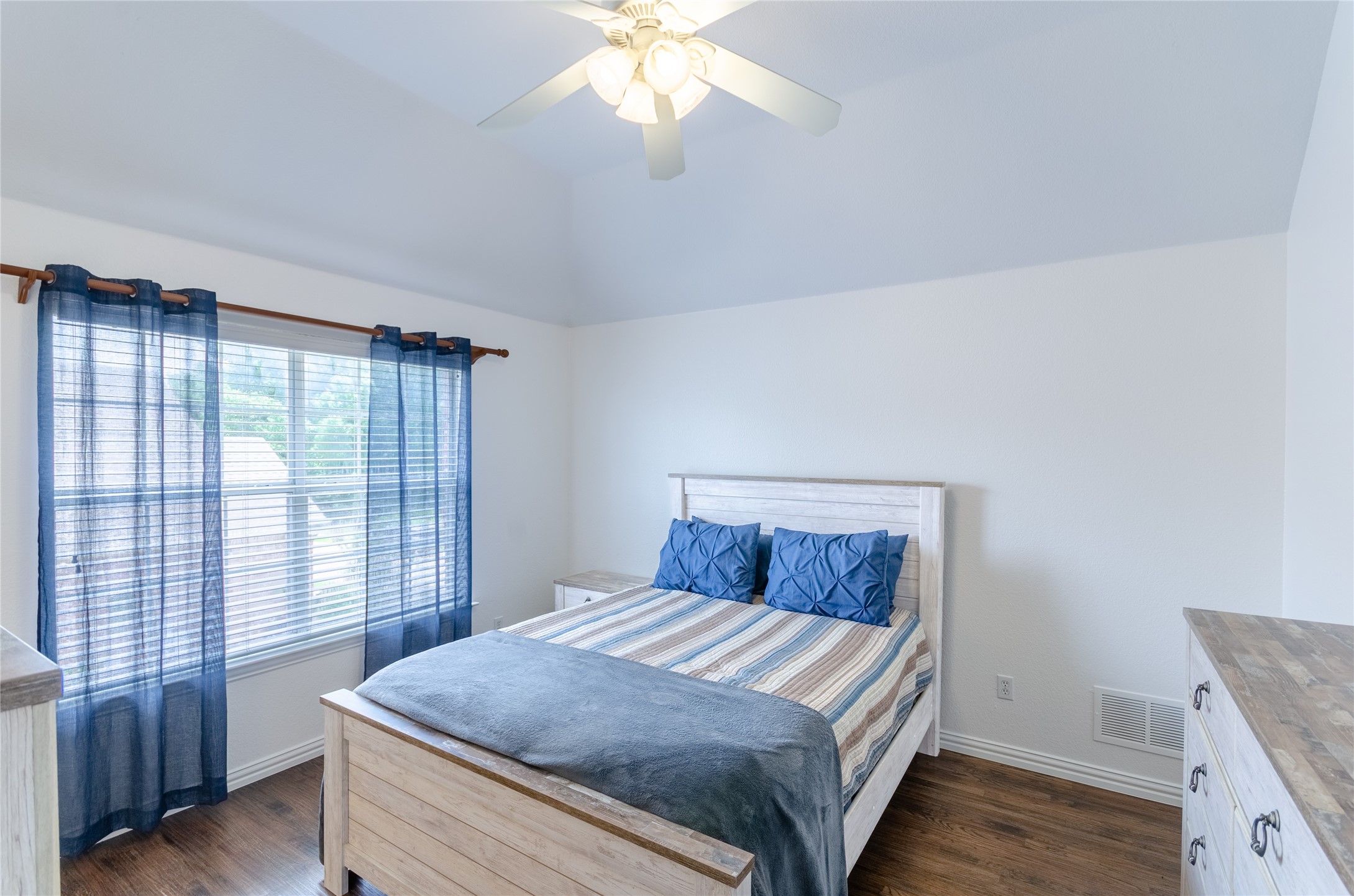 901 Woodcliff Drive