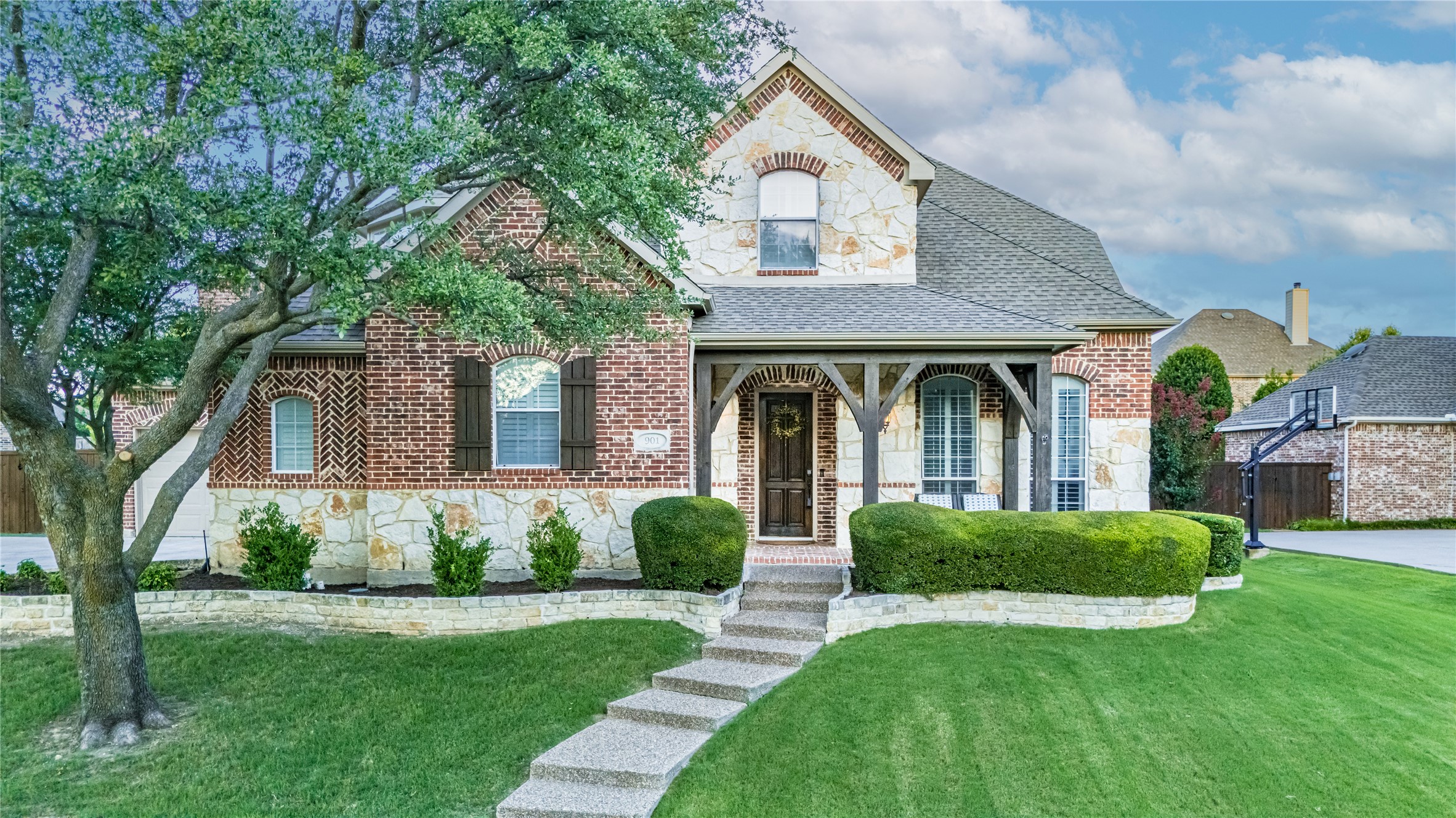 901 Woodcliff Drive