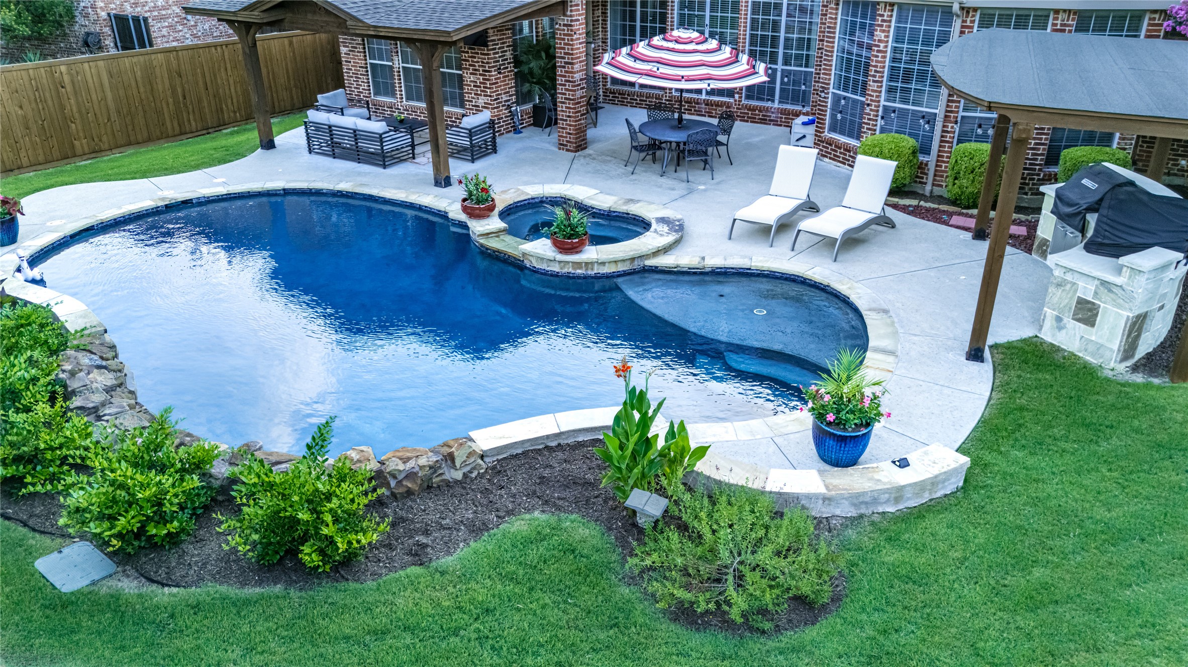 901 Woodcliff Drive