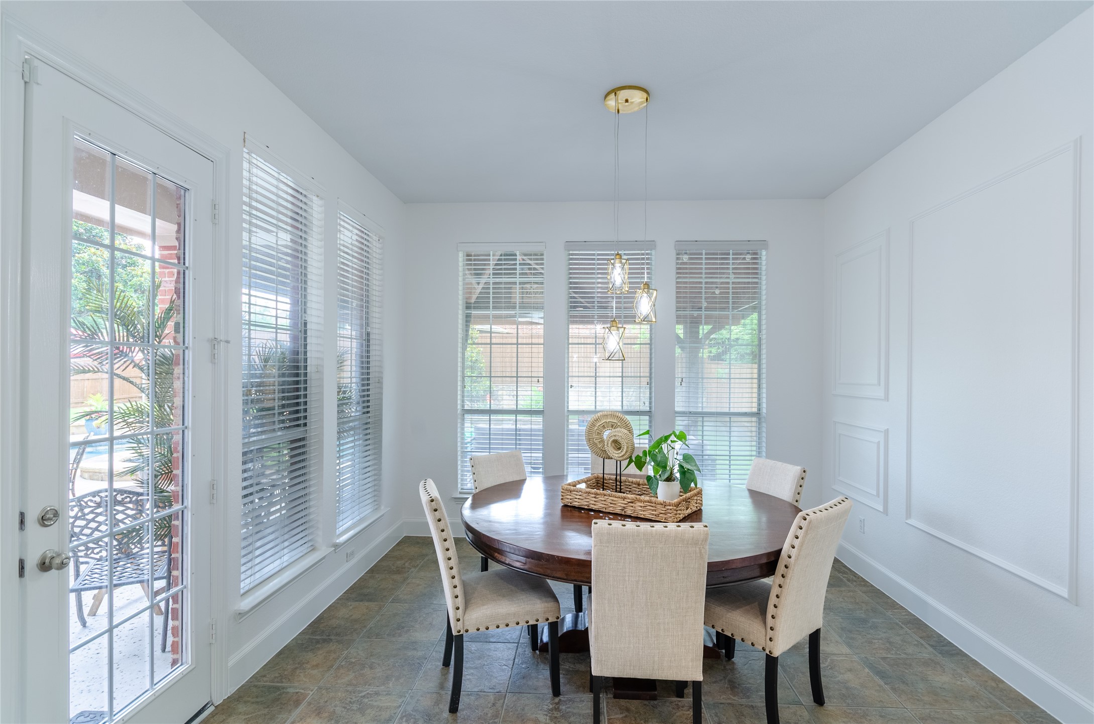 901 Woodcliff Drive