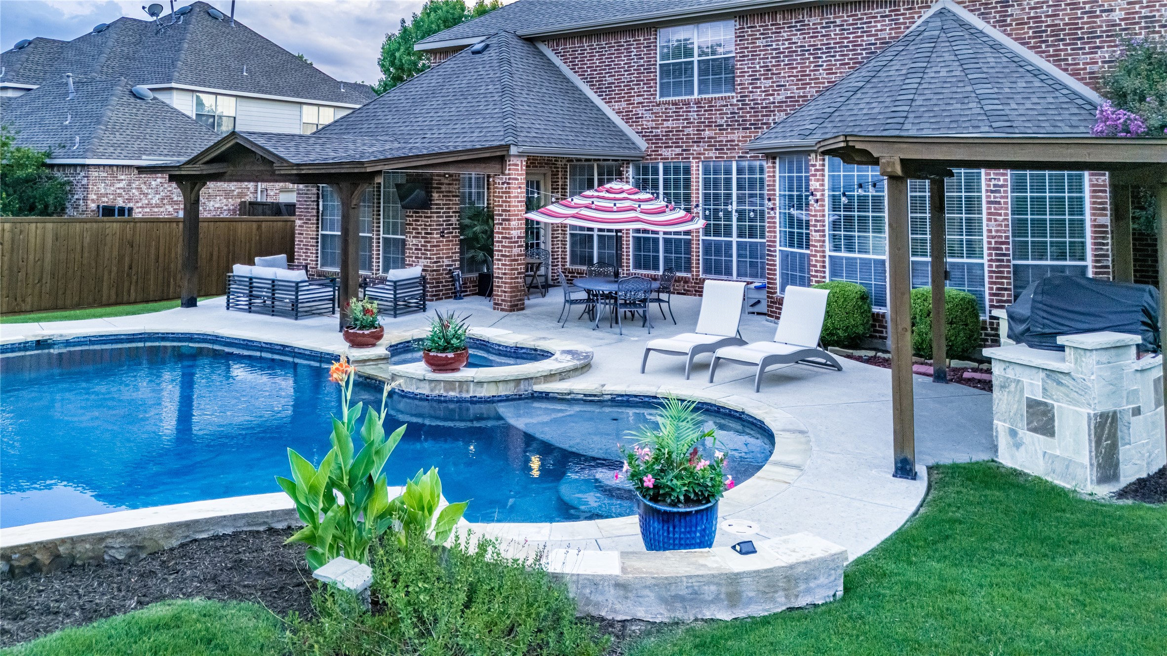 901 Woodcliff Drive