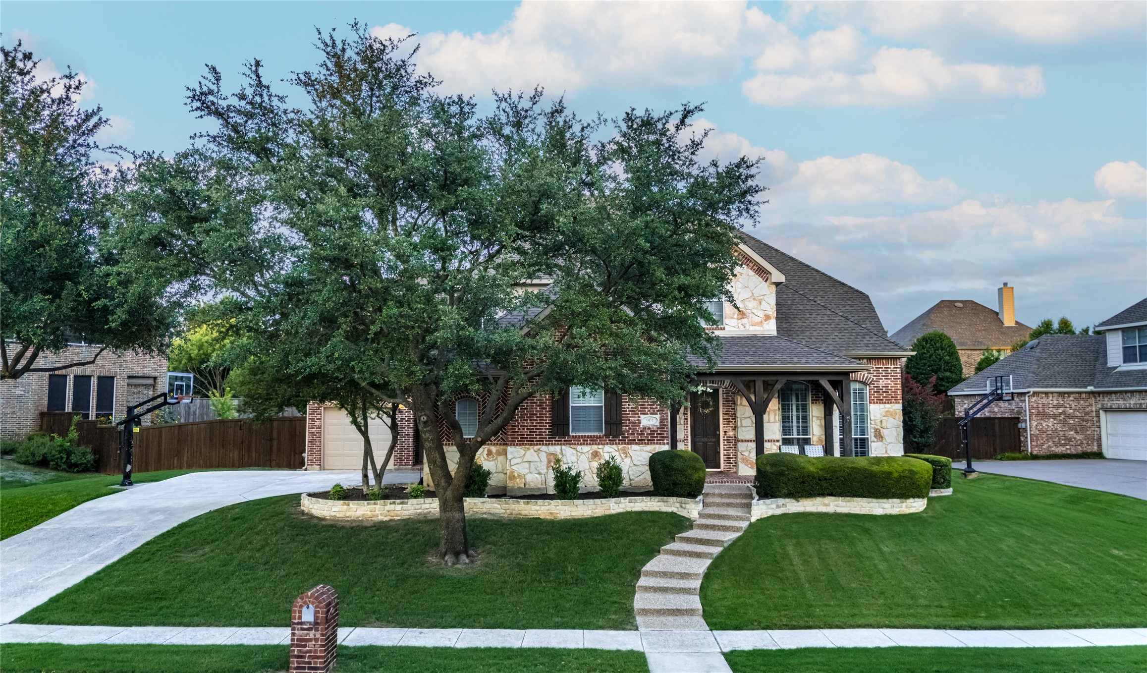 901 Woodcliff Drive