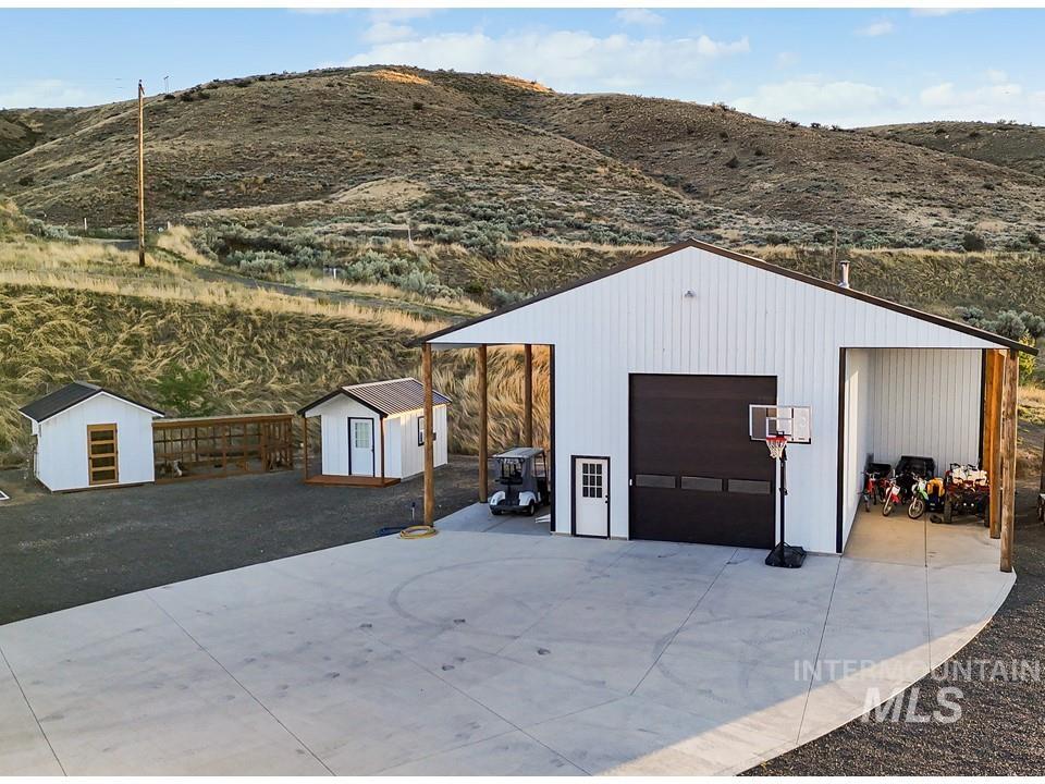 3500 Magnolia Lane