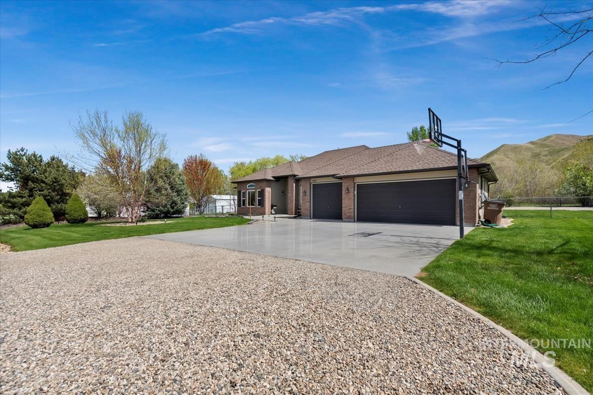 760 Celeste Dr