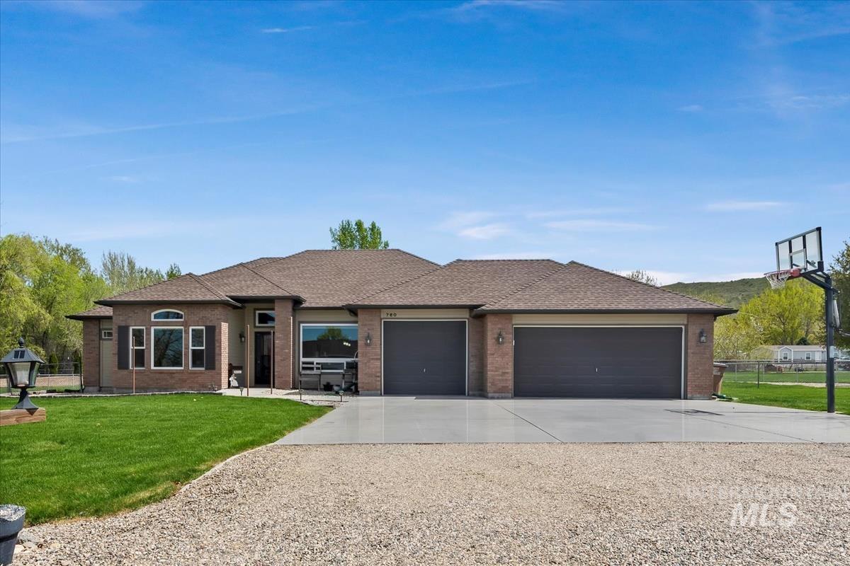 760 Celeste Dr