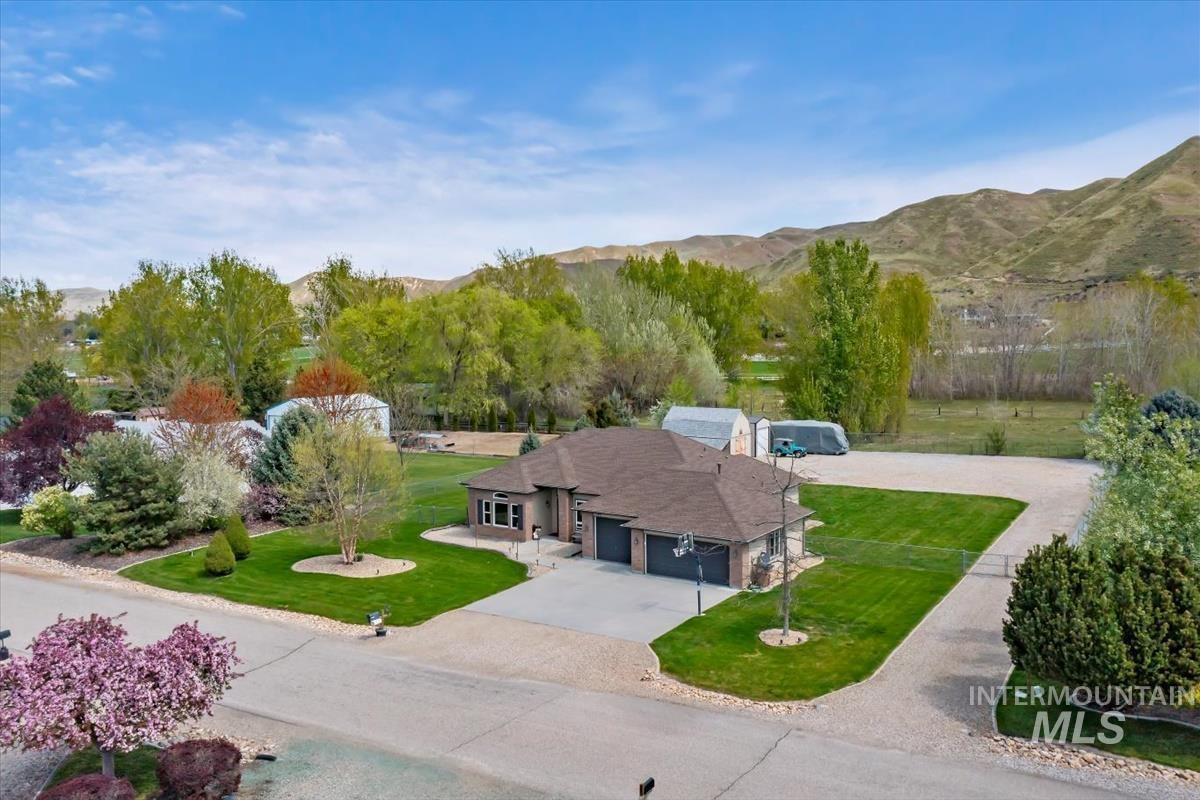 760 Celeste Dr