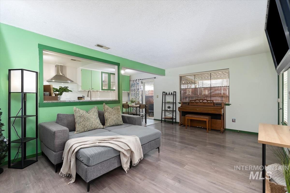 5252 W Kootenai Street