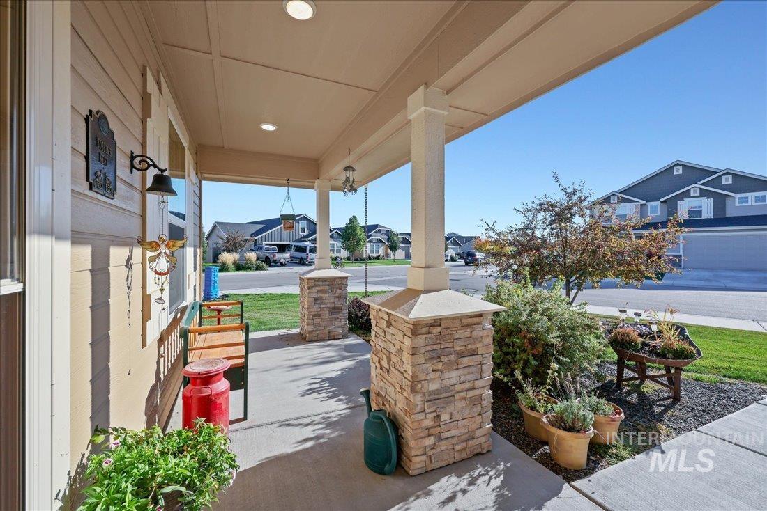 3174 N Greengate Way