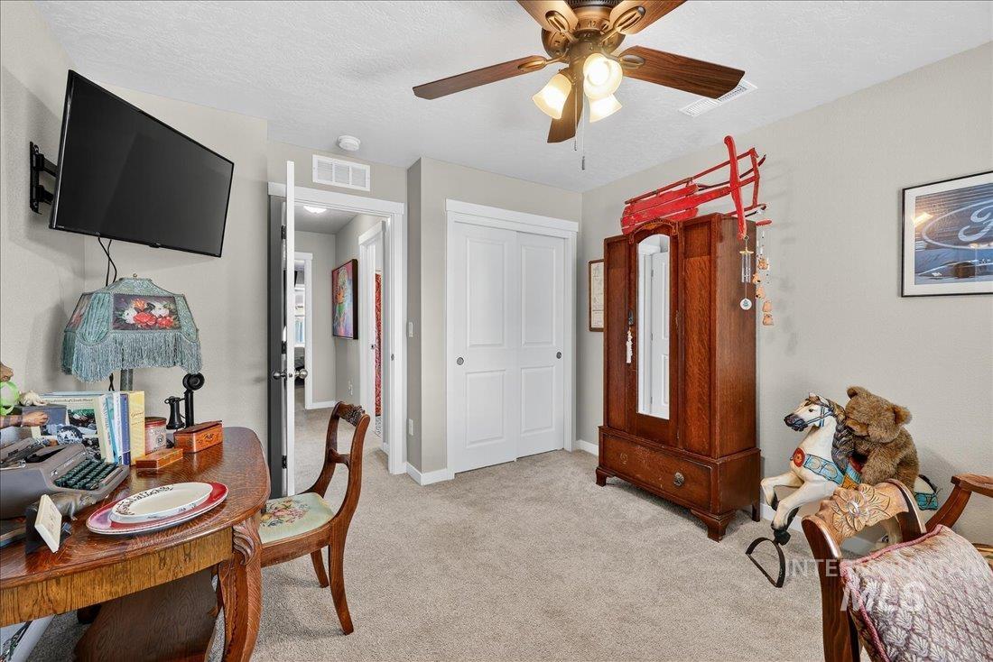 3174 N Greengate Way