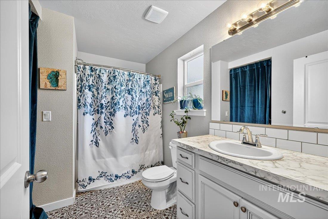 3174 N Greengate Way