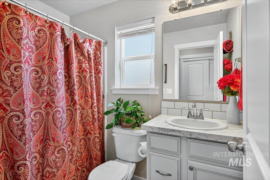 3174 N Greengate Way