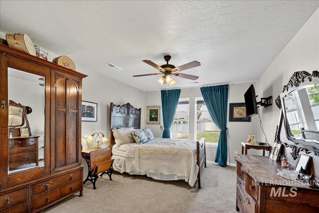 3174 N Greengate Way