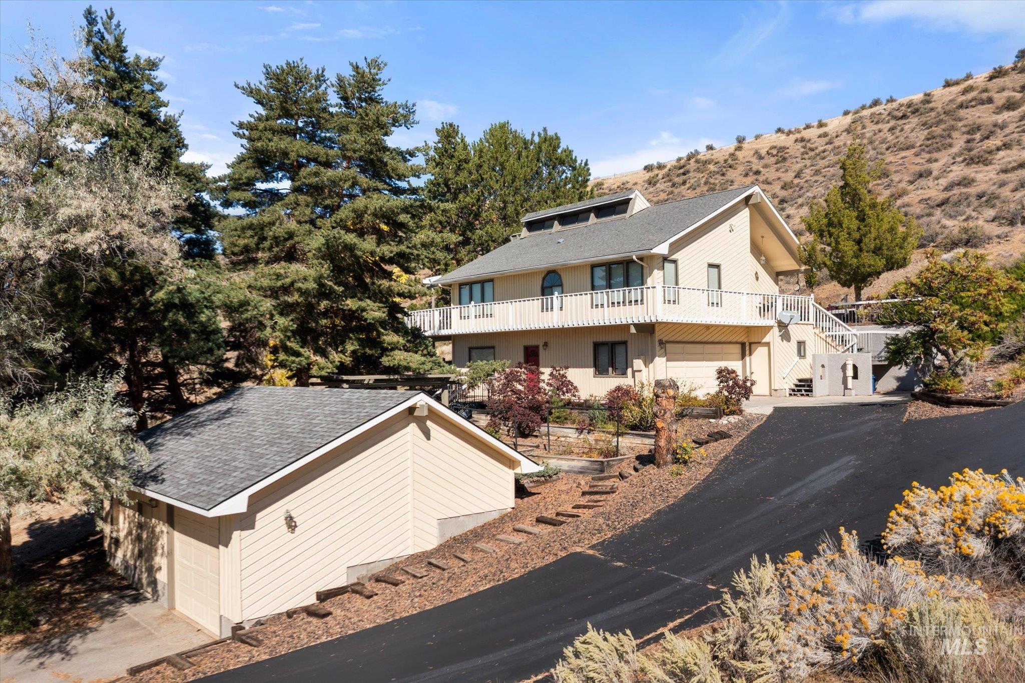 8200 W Spring Creek Way