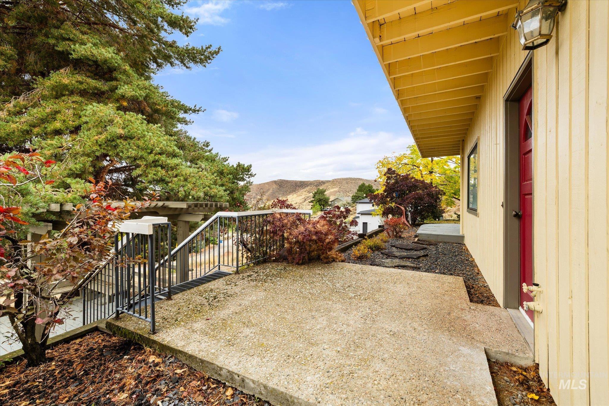 8200 W Spring Creek Way