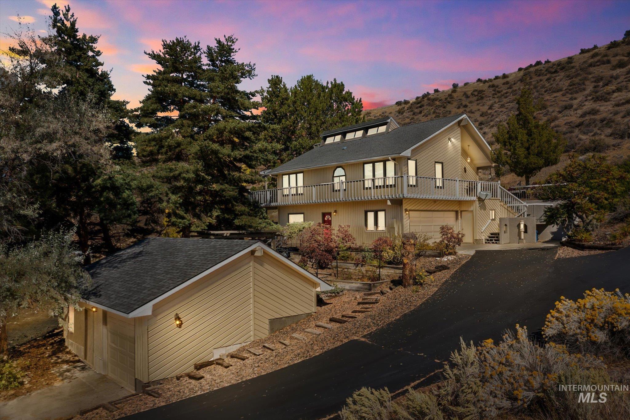 8200 W Spring Creek Way