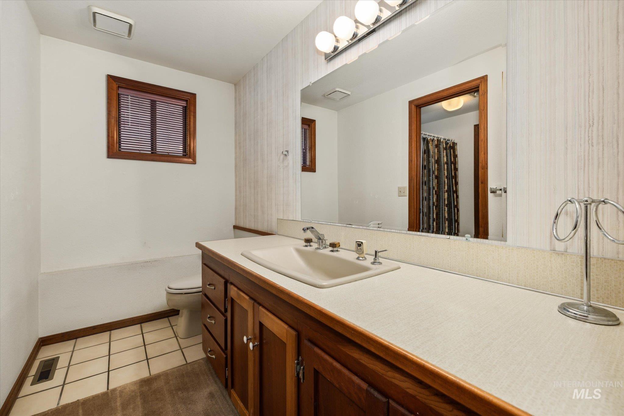 8200 W Spring Creek Way