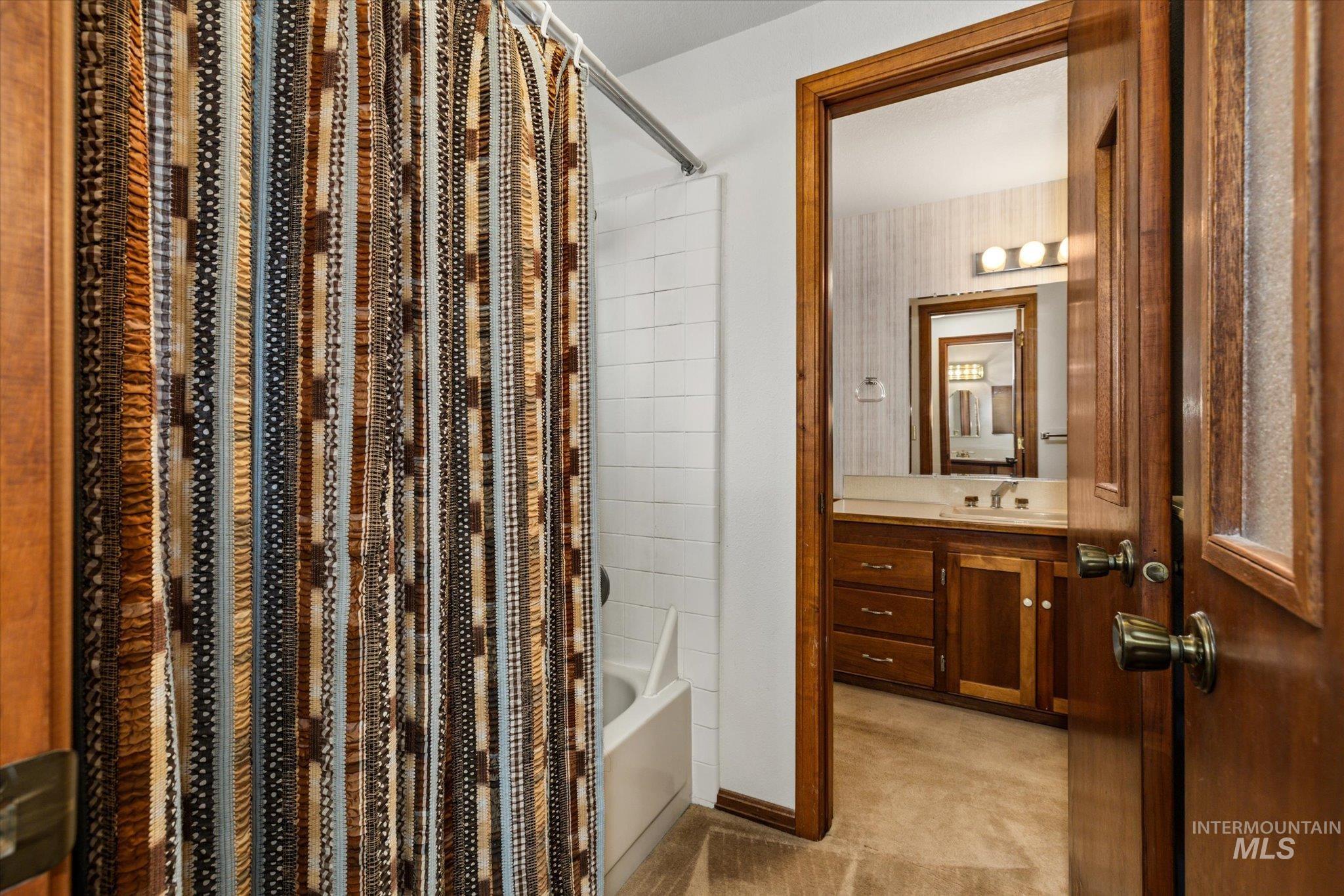 8200 W Spring Creek Way