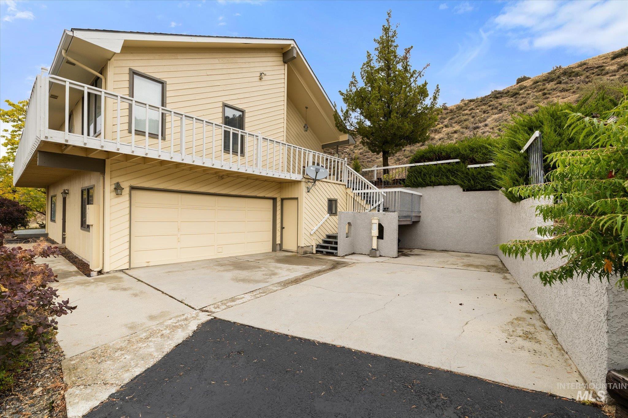 8200 W Spring Creek Way