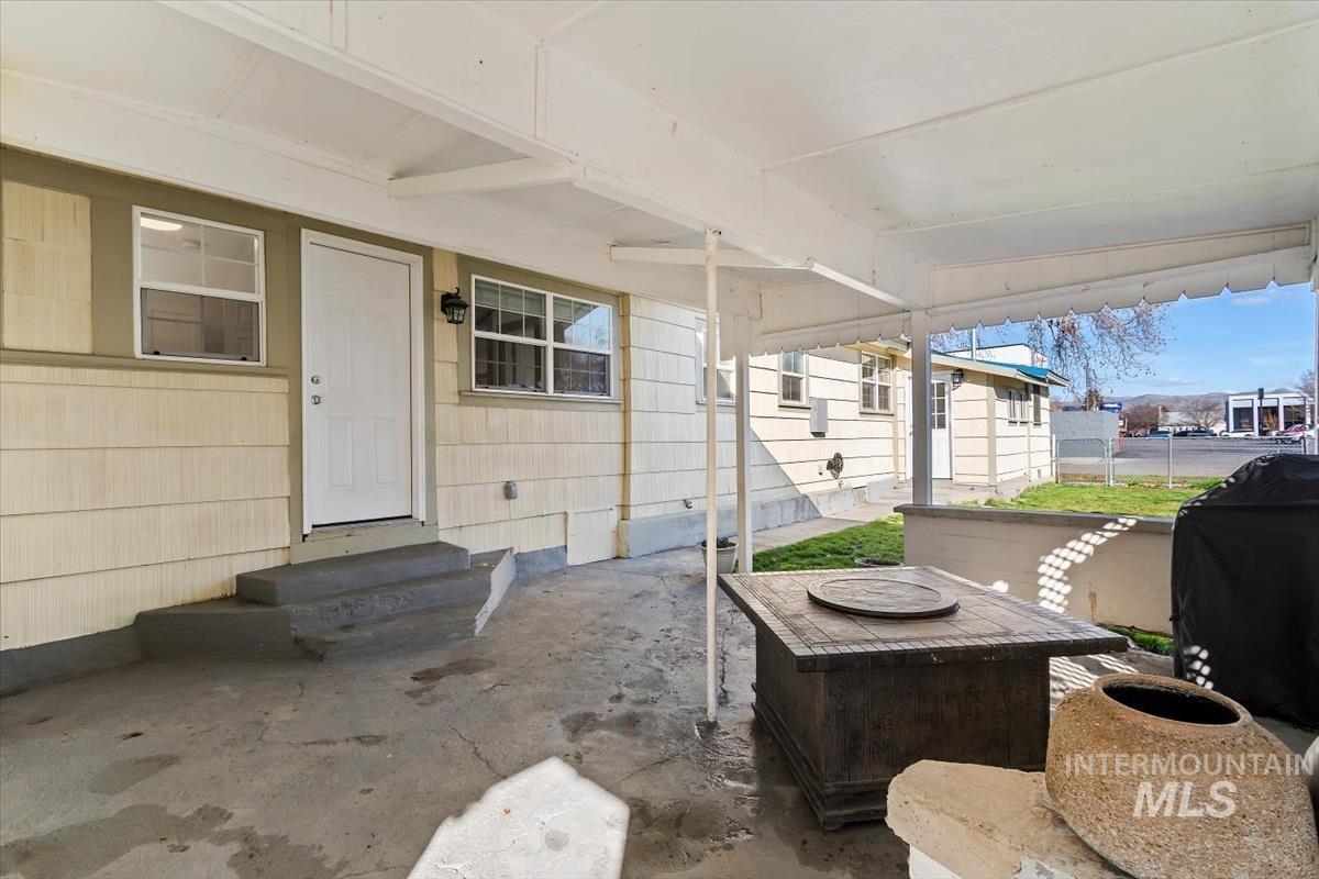 201 W 1st Street