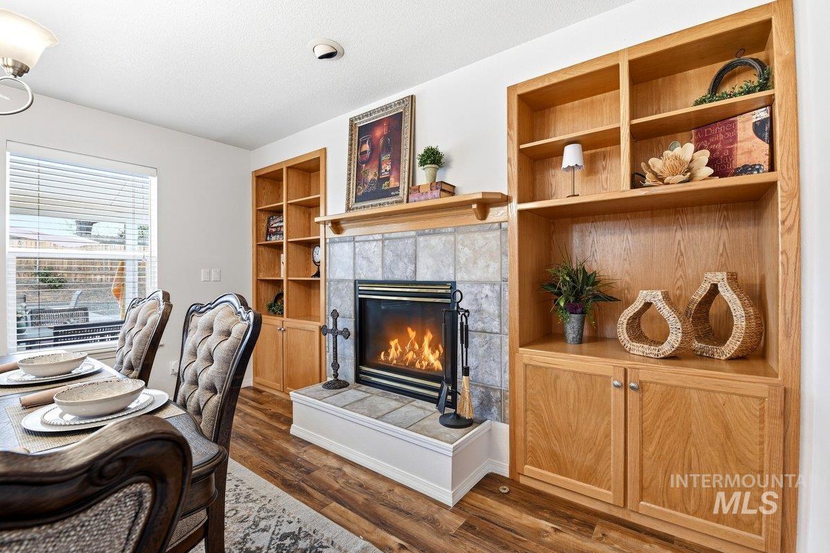 4865 N Maidstone Pl