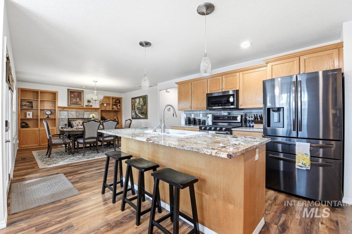 4865 N Maidstone Pl