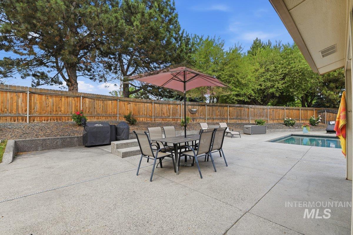 4865 N Maidstone Pl