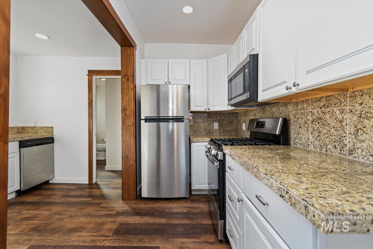 201 W 1st Street