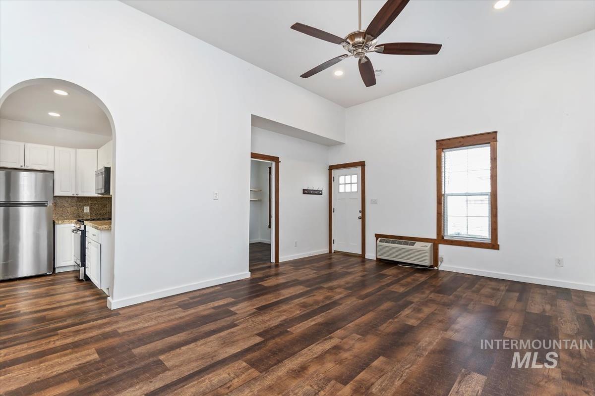 201 W 1st Street