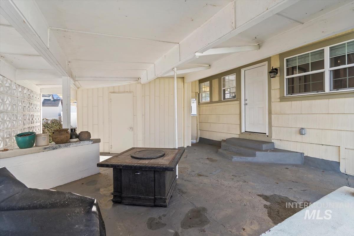 201 W 1st Street
