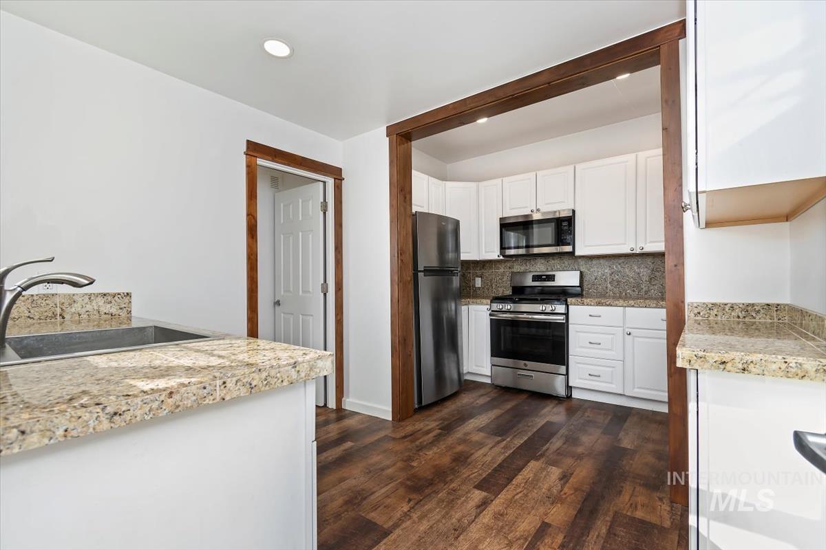 201 W 1st Street