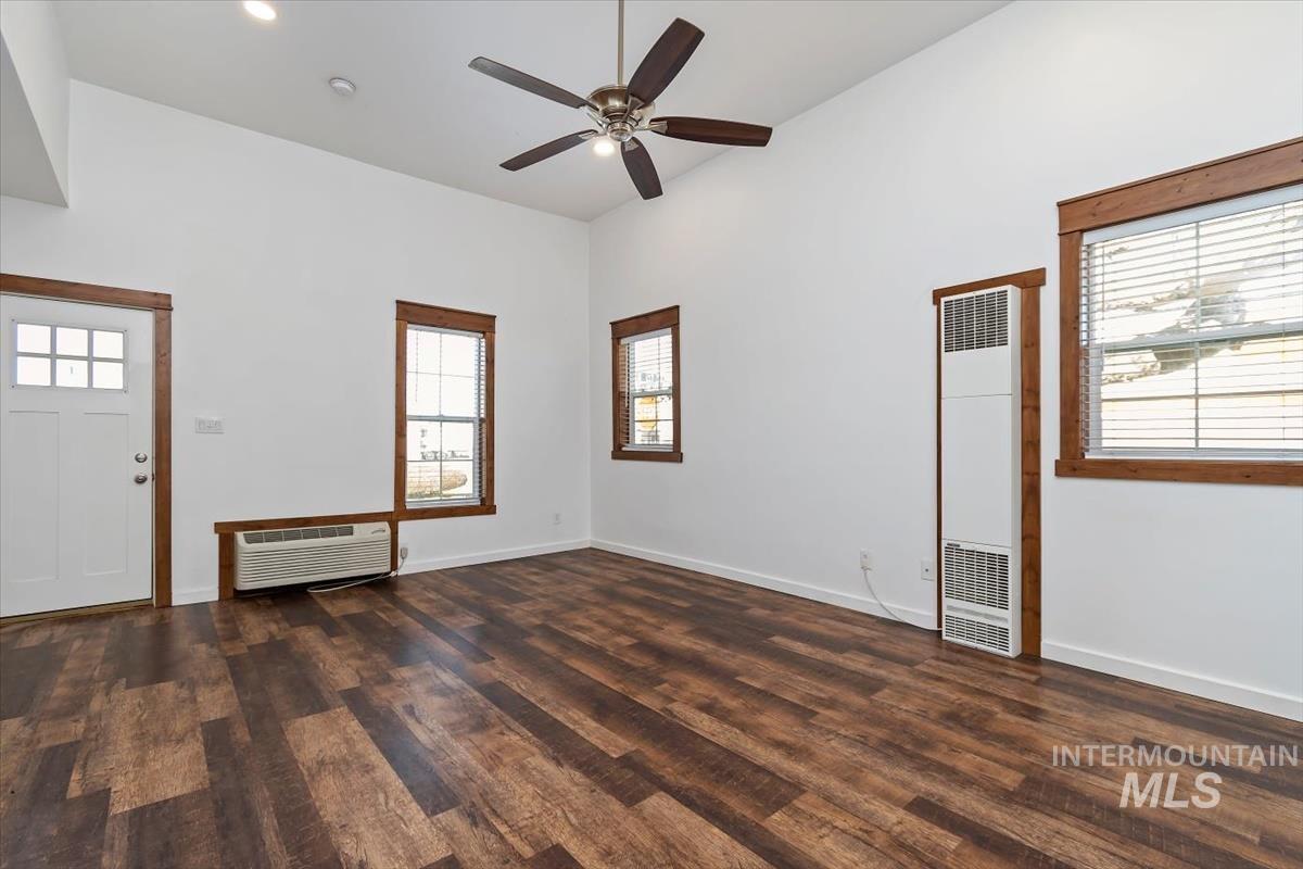 201 W 1st Street