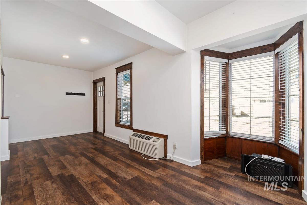 201 W 1st Street