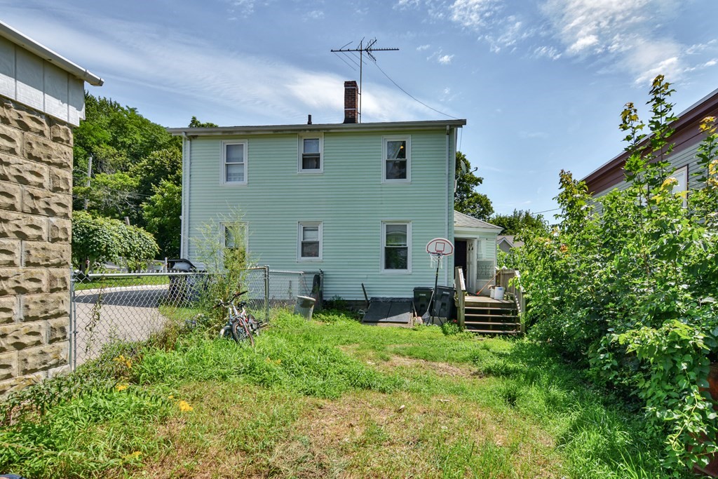 26 Niagara St