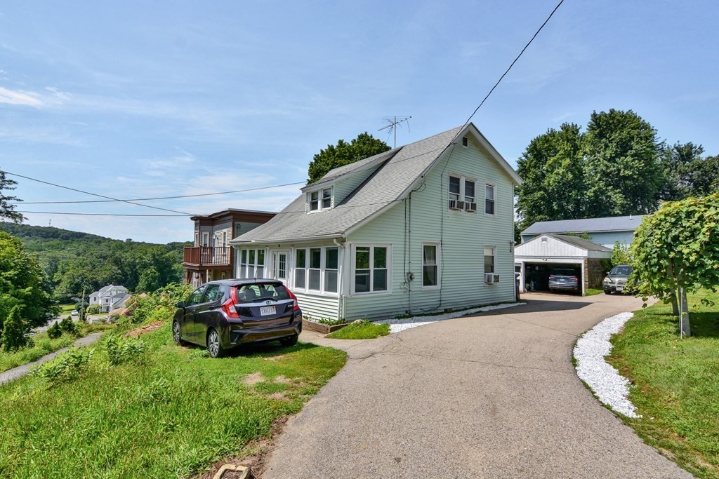 26 Niagara St