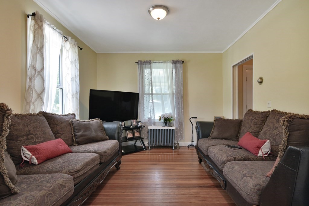 26 Niagara St