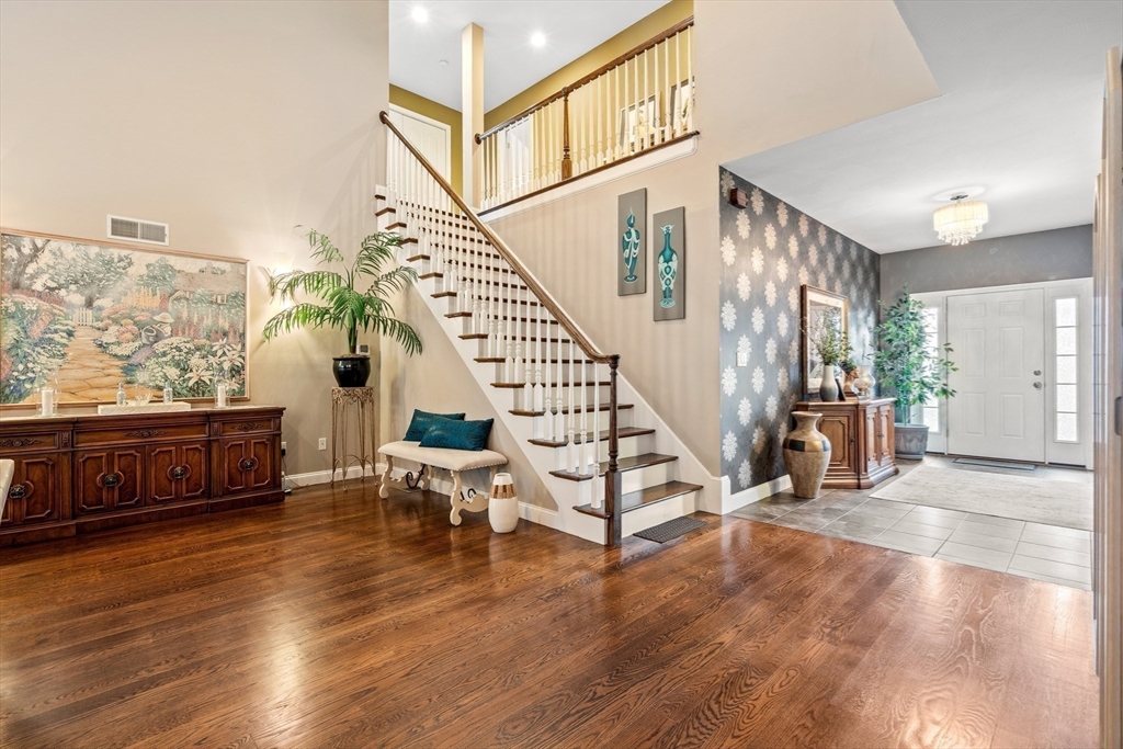 44 Steinbeck St