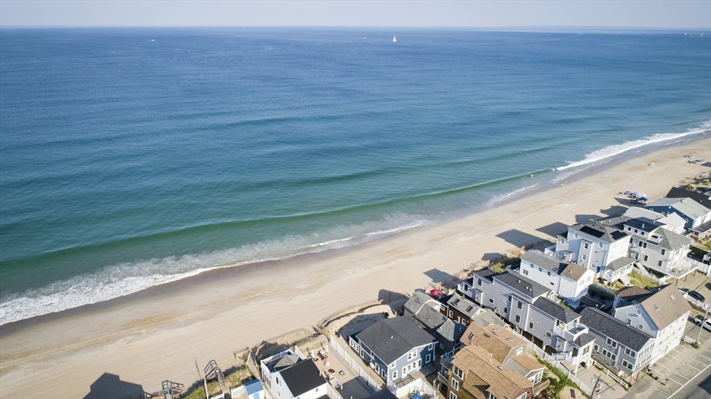240 North End Blvd