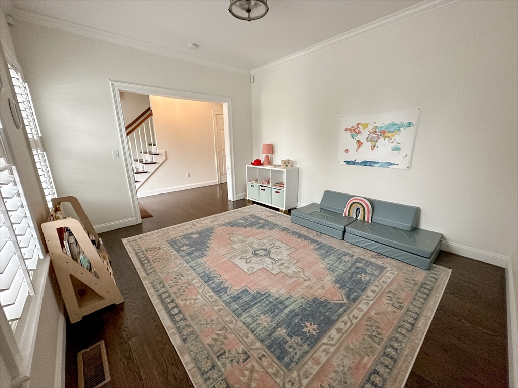 20 Low St # 1