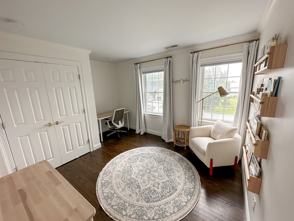 20 Low St # 1