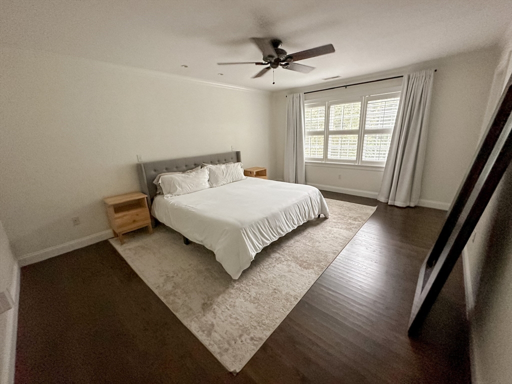 20 Low St # 1
