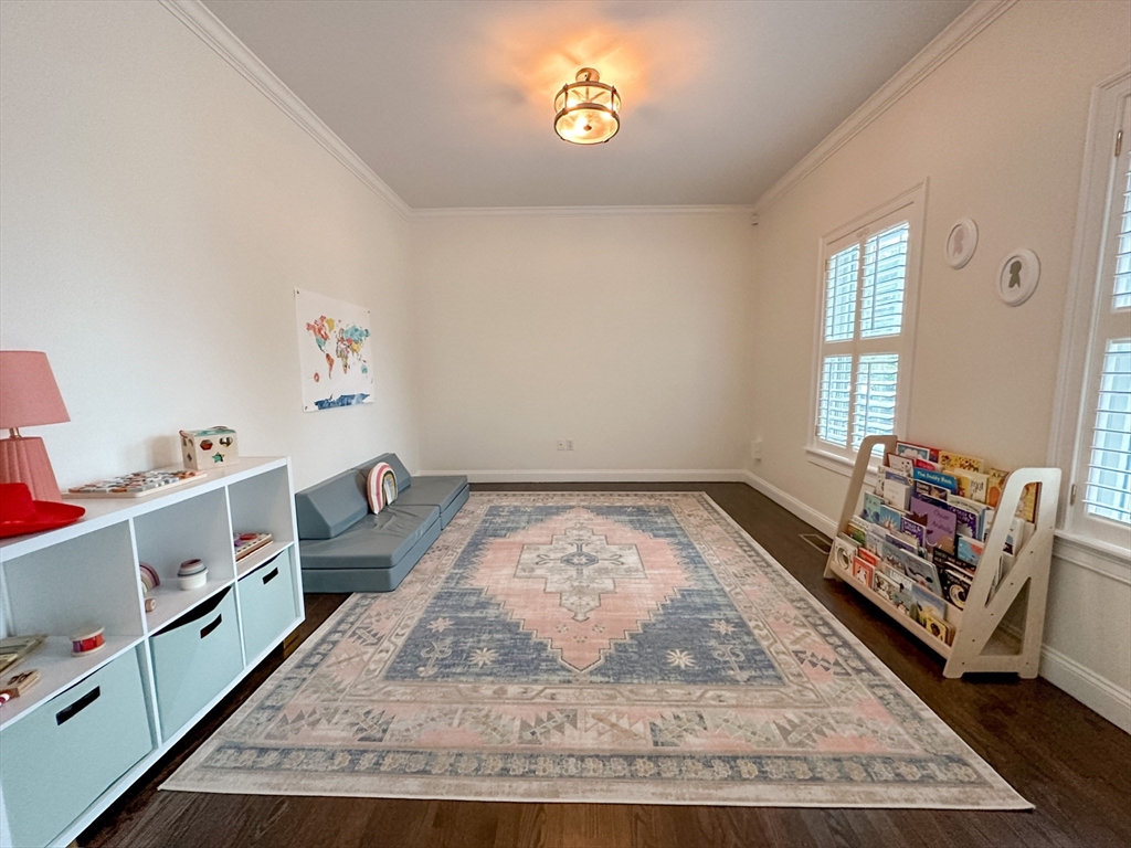 20 Low St # 1