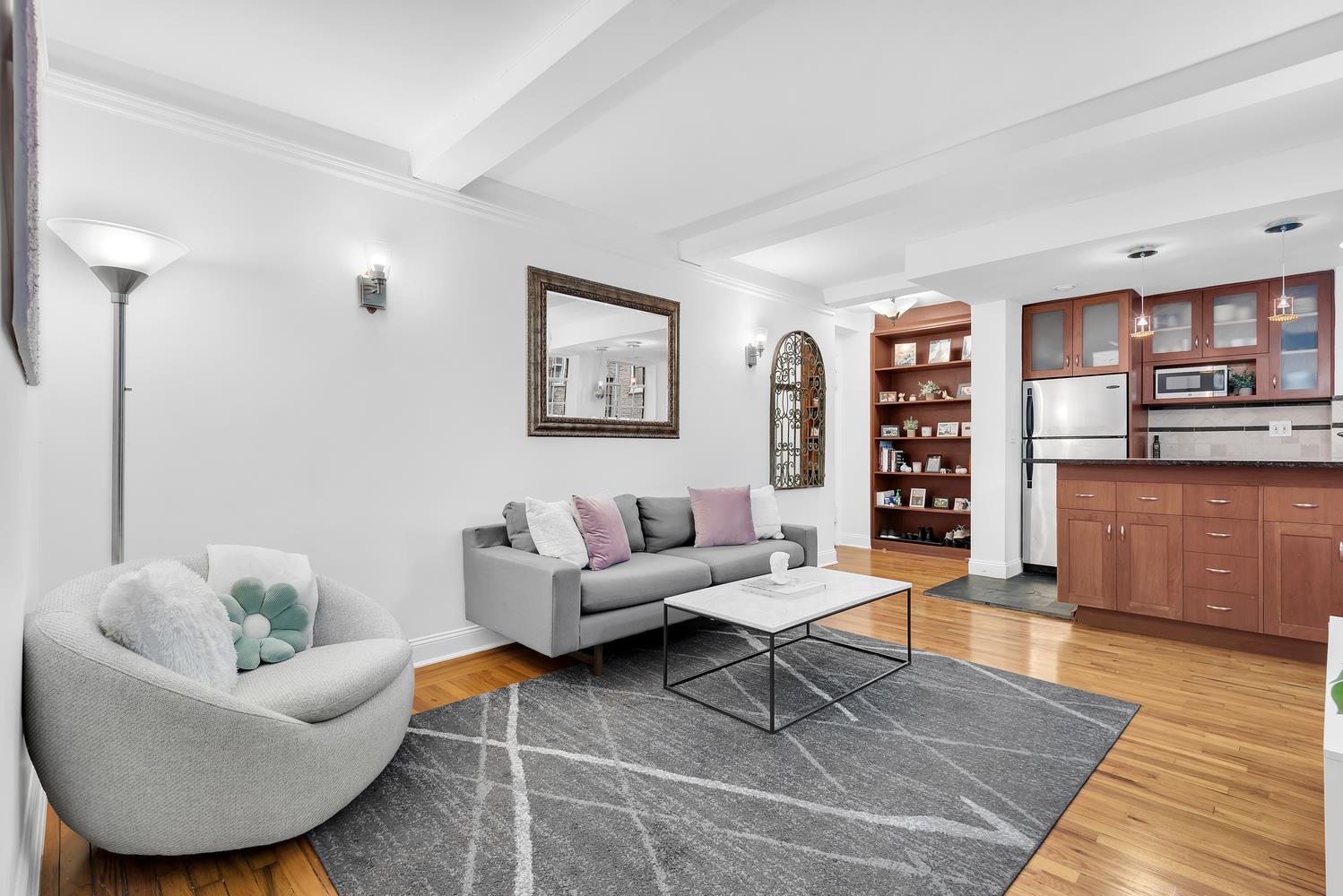 333 E 43RD Street 305