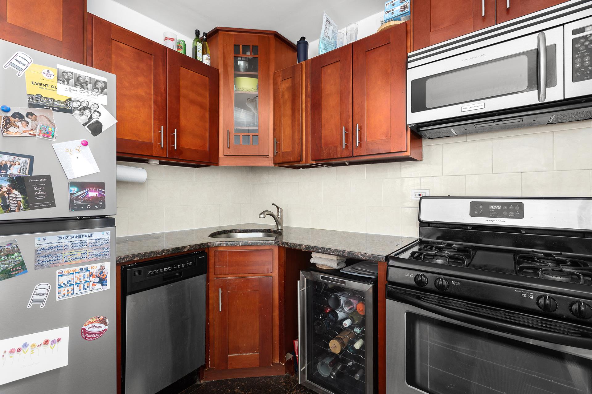 300 E 40TH Street 23F